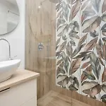 Cosy In Near The River With Parking And Balcony By Renters Daire *