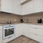 Cosy In Near The River With Parking And Balcony By Renters *