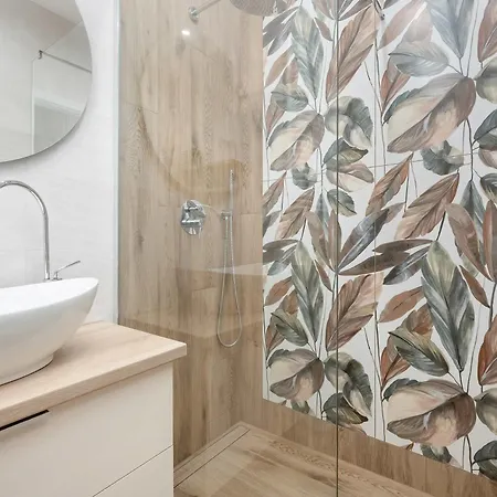 Cosy In Near The River With Parking And Balcony By Renters Апартаменти *
