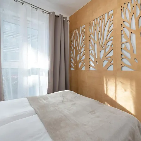 Cosy In Near The River With Parking And Balcony By Renters Апартаменти